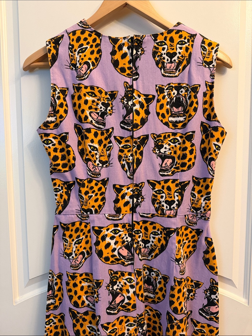 NOOWORKS Sleeveless Lavender Dress with Bold Leopard Print - Picture 4 of 4